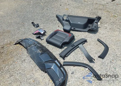 2025 Chevrolet Equinox Awd Rs z USA, uszkodzony, nr VIN 3GNAXTEG0SL172999